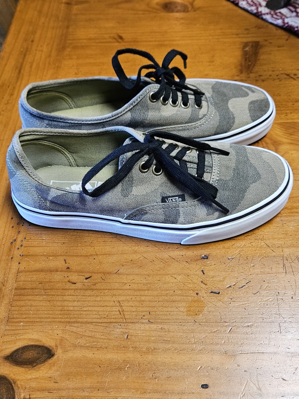 Vans Men’s/Womens Canvas Camo Lace-Up Sneakers - Olive/Black